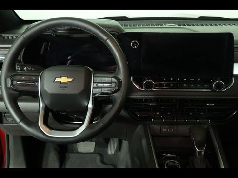 Used 2023 Chevrolet Colorado LT w/ LT Convenience Package III image 16