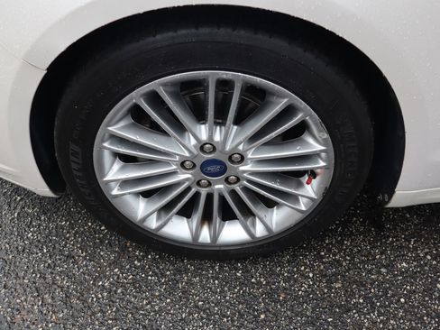 Used 2014 Ford Fusion SE w/ Equipment Group 202A FWD image 33