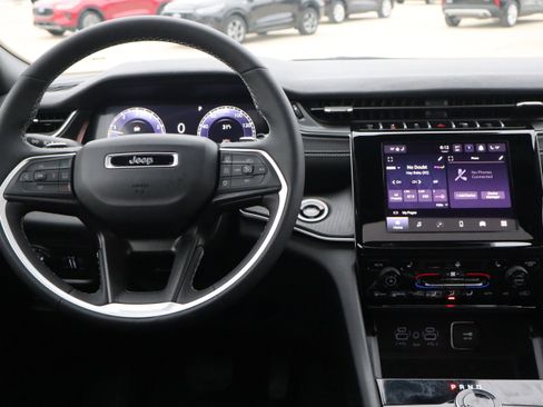 Used 2024 Jeep Grand Cherokee L Laredo w/ Luxury Tech Group I image 15