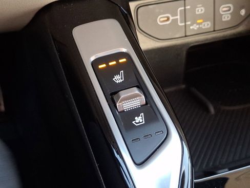 Used 2024 Kia Sorento SX image 25