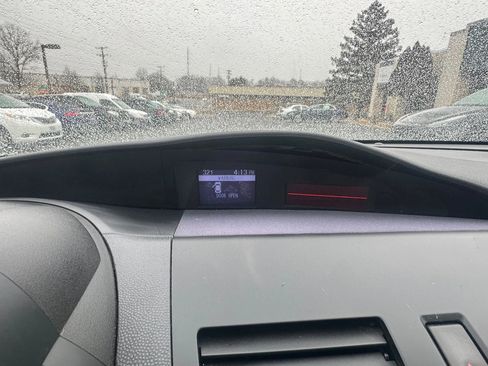 Used 2011 MAZDA MAZDA3 s Sport FWD image 17