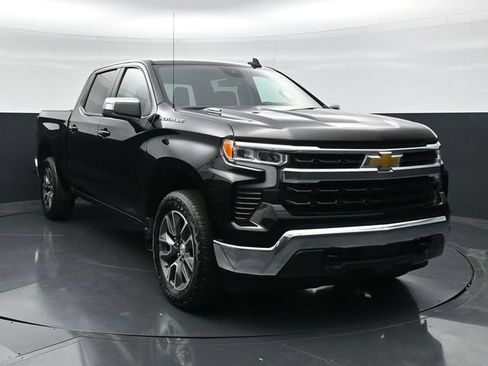 Used 2024 Chevrolet Silverado 1500 LT AWD/4WD image 4