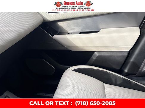 Used 2019 Land Rover Range Rover Velar R-Dynamic SE image 26