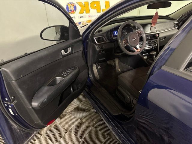 Used 2018 Kia Optima LX FWD image 9