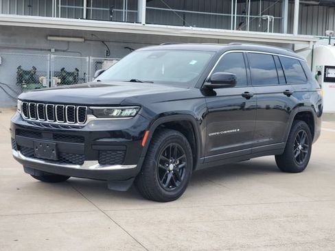 Used 2021 Jeep Grand Cherokee L Laredo w/ Luxury Tech Group I RWD image 3
