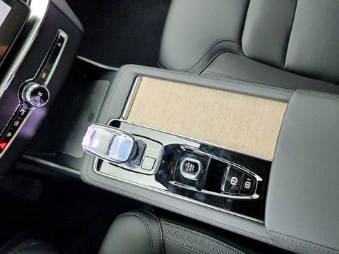 New 2026 Volvo XC90 B5 Core image 22