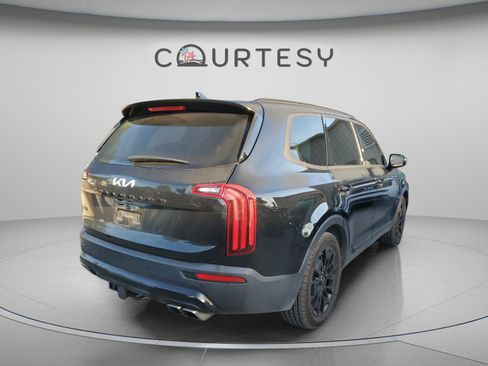 Certified 2022 Kia Telluride SX w/ SX Prestige Package image 3