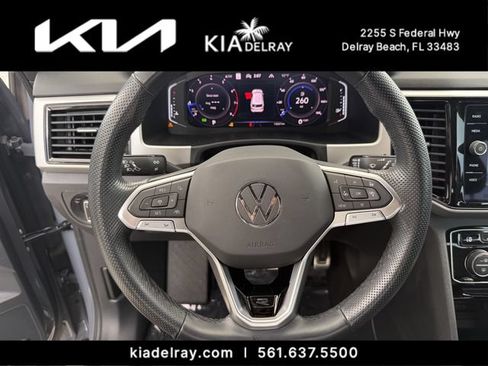 Used 2023 Volkswagen Atlas Cross Sport SEL R-Line AWD/4WD image 31