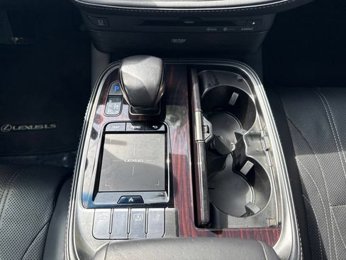 Used 2018 Lexus LS 500 w/ Interior Upgrade Package RWD image 19