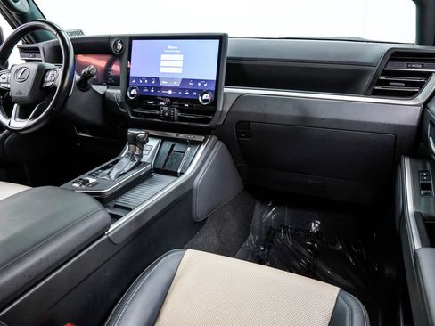 Used 2024 Lexus GX 550 AWD/4WD image 21