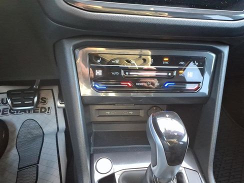 Used 2024 Volkswagen Tiguan SE R-Line image 16