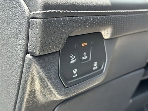 Used 2024 Volkswagen Atlas Cross Sport SEL Premium R-Line image 18