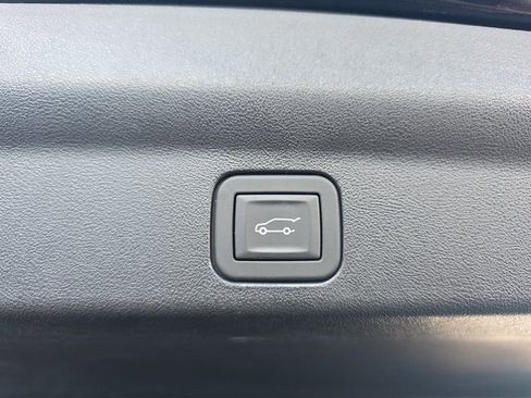 Used 2026 Cadillac Escalade IQL Sport 1 w/ LPO, ONYX Package image 15