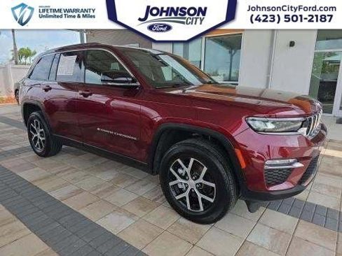 Used 2024 Jeep Grand Cherokee Limited image 1