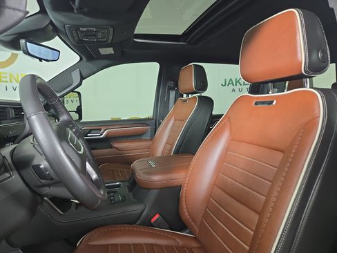 Used 2024 GMC Sierra 2500 Denali Ultimate image 12