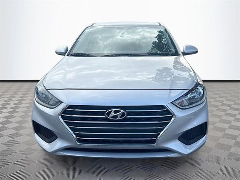 Used 2022 Hyundai Accent SE image 2