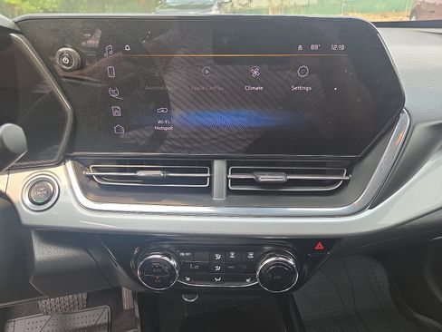 Used 2024 Chevrolet Trax LT w/ Driver Confidence Package FWD image 25
