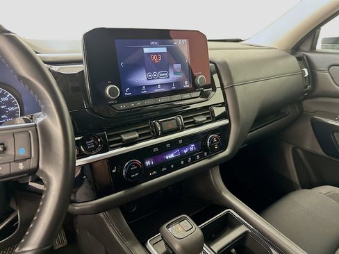 Used 2025 Nissan Pathfinder SV AWD/4WD image 25