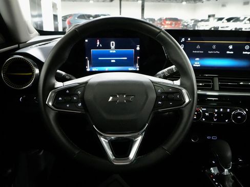 Used 2024 Chevrolet Trax ACTIV w/ Sunroof Package image 16