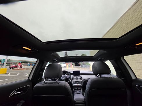 Used 2019 Mercedes-Benz GLA 250 4MATIC image 15