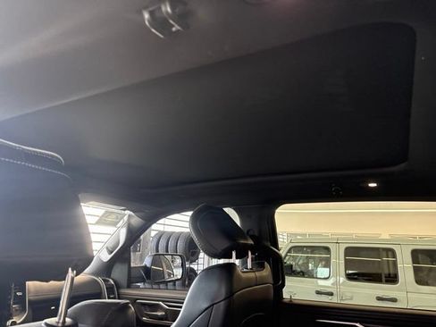 Used 2023 RAM 1500 Laramie AWD/4WD image 32
