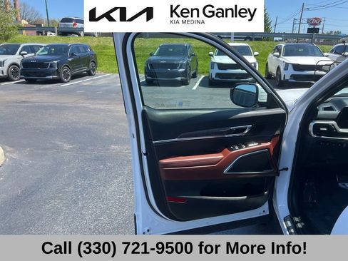 Certified 2024 Kia Telluride SX w/ Towing Package AWD/4WD image 26