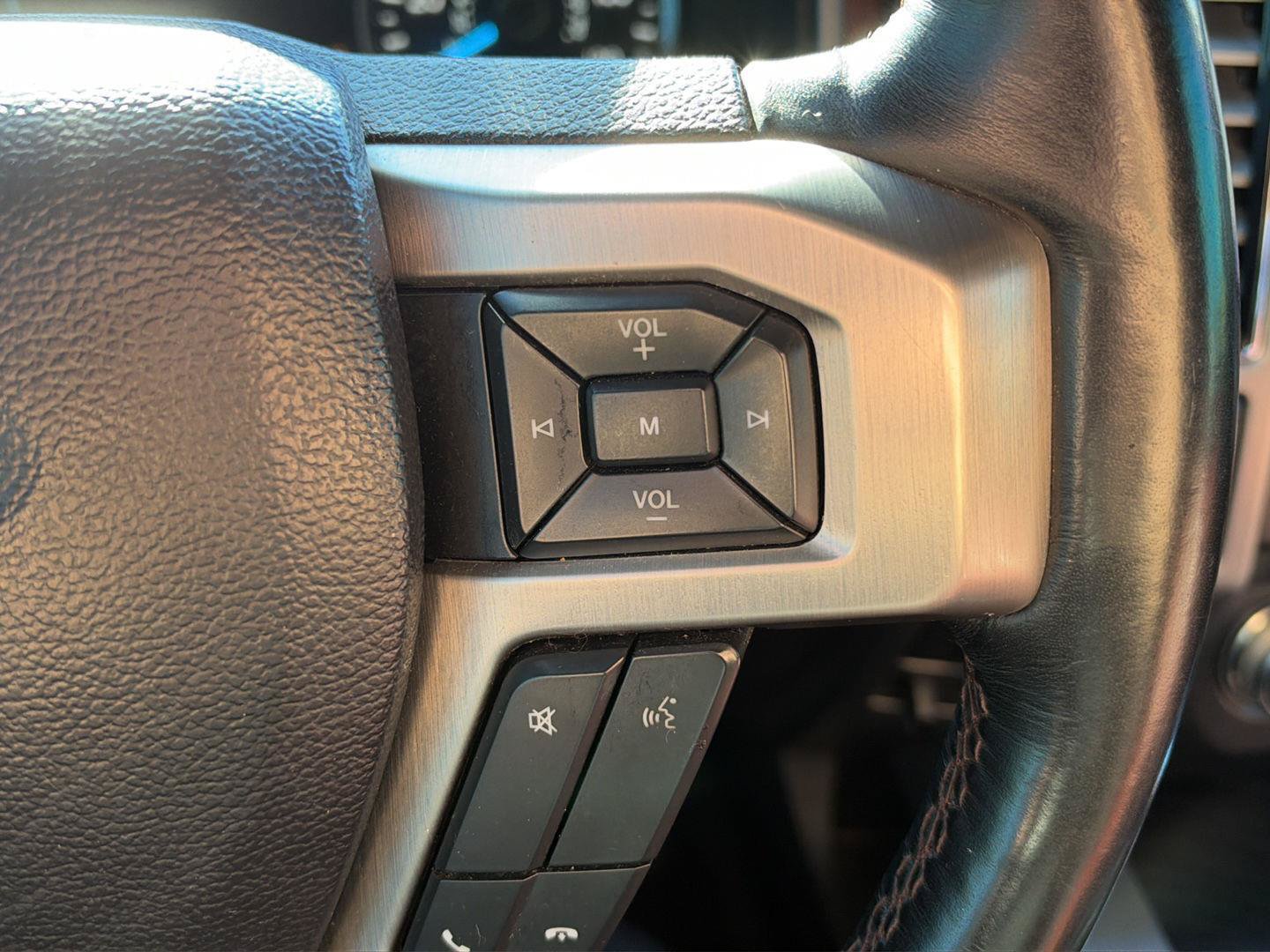 Used 2020 Ford F150 Platinum w/ Technology Package AWD/4WD image 16