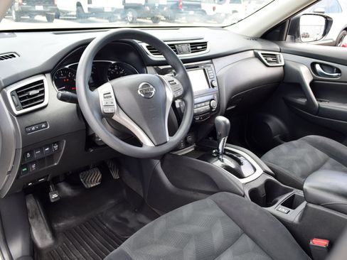 Used 2016 Nissan Rogue SV w/ SV Premium Package FWD image 15