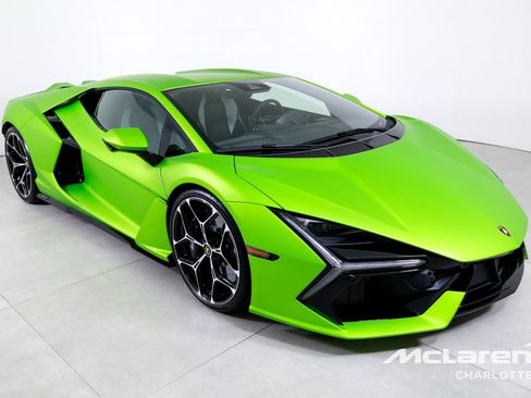 Used 2024 Lamborghini Revuelto AWD/4WD image 3