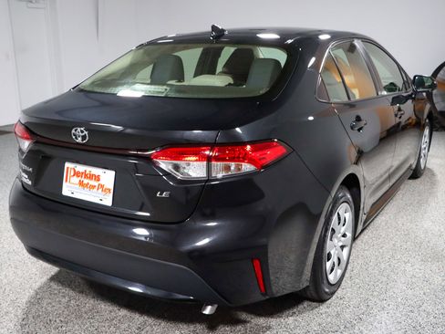 Used 2020 Toyota Corolla LE FWD image 7