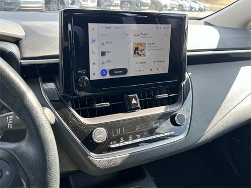 Used 2025 Toyota Corolla LE image 19