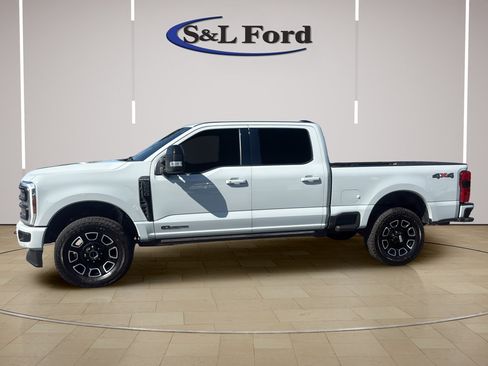 Used 2025 Ford F250 Platinum AWD/4WD image 3