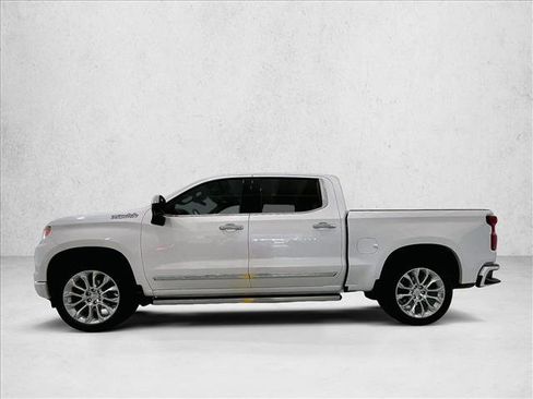 Used 2023 Chevrolet Silverado 1500 High Country w/ High Country Premium Package AWD/4WD image 6