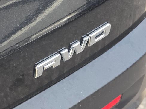 Used 2019 GMC Acadia SLT w/ Black Edition image 9