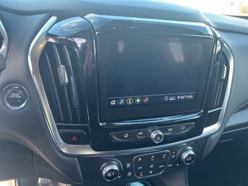 Used 2021 Chevrolet Traverse LT image 9