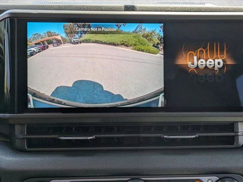 Used 2024 Jeep Wrangler Unlimited w/ LED Headlamp & Fog Lamp Group AWD/4WD image 13