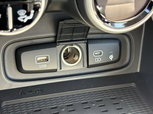 New 2026 Hyundai Venue SEL FWD image 31