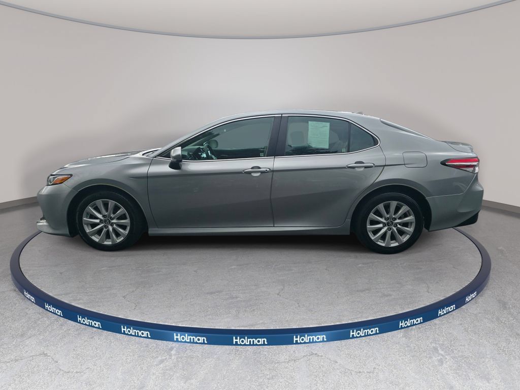 Used 2019 Toyota Camry LE FWD image 9