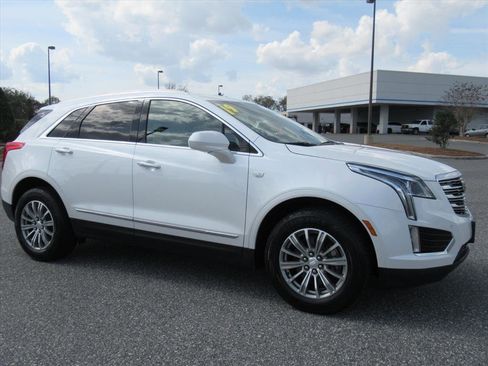 Used 2019 Cadillac XT5 Luxury image 2