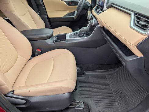 Used 2023 Toyota RAV4 LE image 25