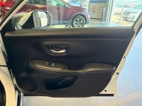 Used 2026 Honda HR-V EX-L image 32