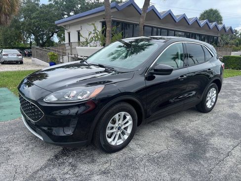 Used 2021 Ford Escape SE w/ Convenience Package FWD image 2