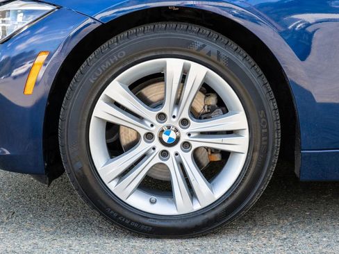 Used 2018 BMW 330i xDrive Sedan w/ Convenience Package AWD/4WD image 31