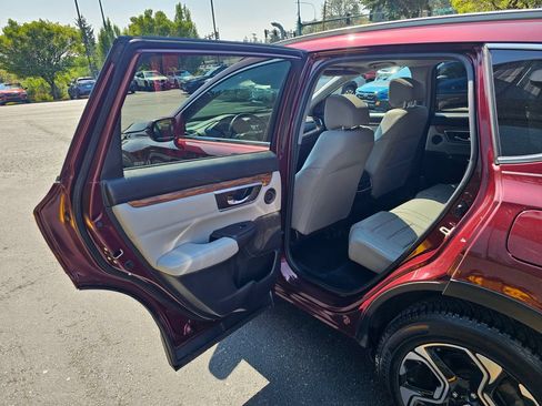 Used 2018 Honda CR-V Touring image 15