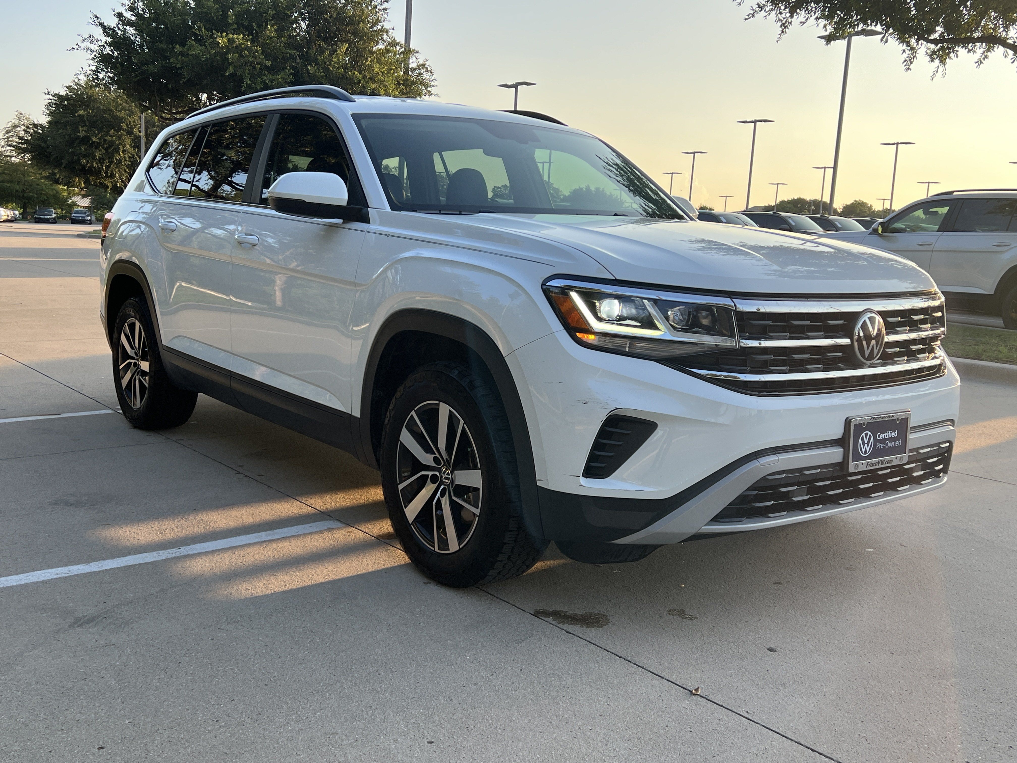 Used 2022 Volkswagen Atlas SE FWD image 2