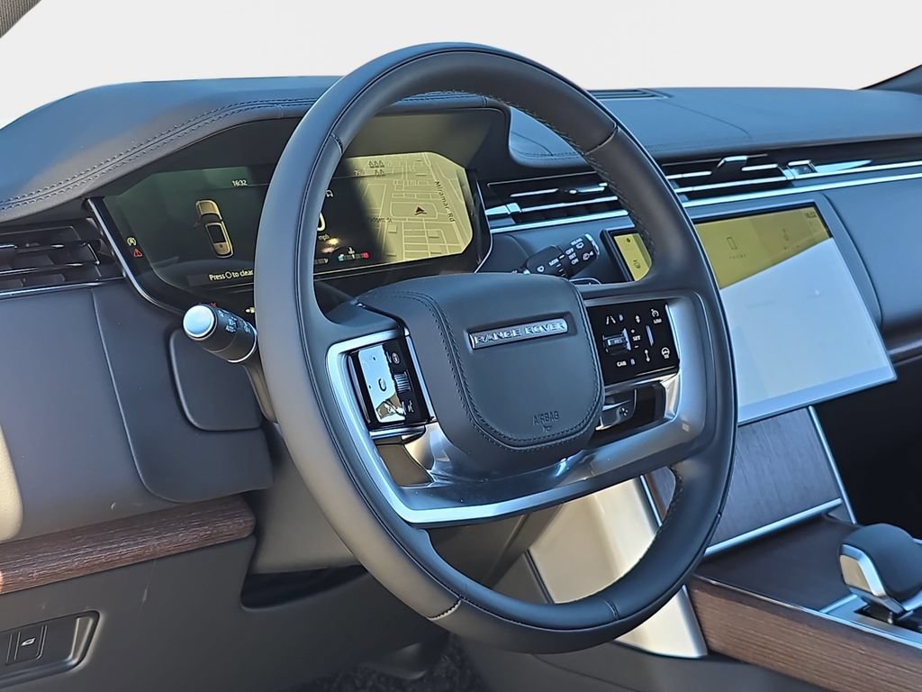New 2026 Land Rover Range Rover Long Wheelbase SE AWD/4WD image 18