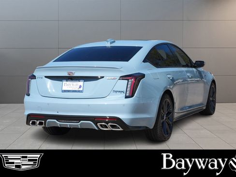 New 2026 Cadillac CT5 V image 5