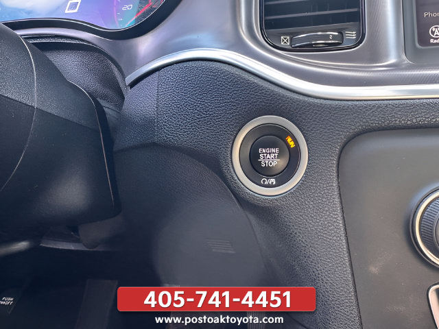 Used 2019 Dodge Charger SXT w/ Blacktop Package RWD image 30