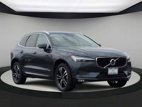 Used 2021 Volvo XC60 T5 Momentum w/ Advanced Package image 2