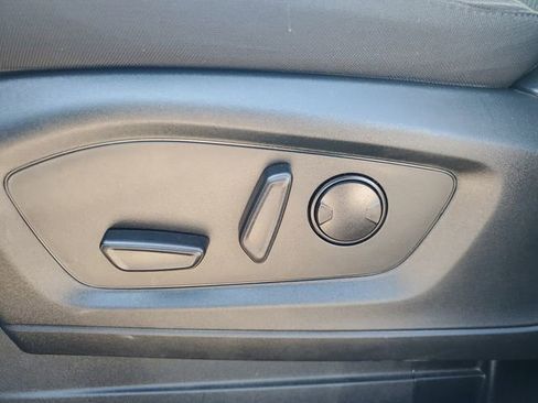 Certified 2022 Ford Explorer XLT image 17